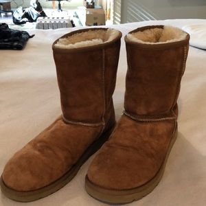 UGG Size 9.  Excellent shape!
